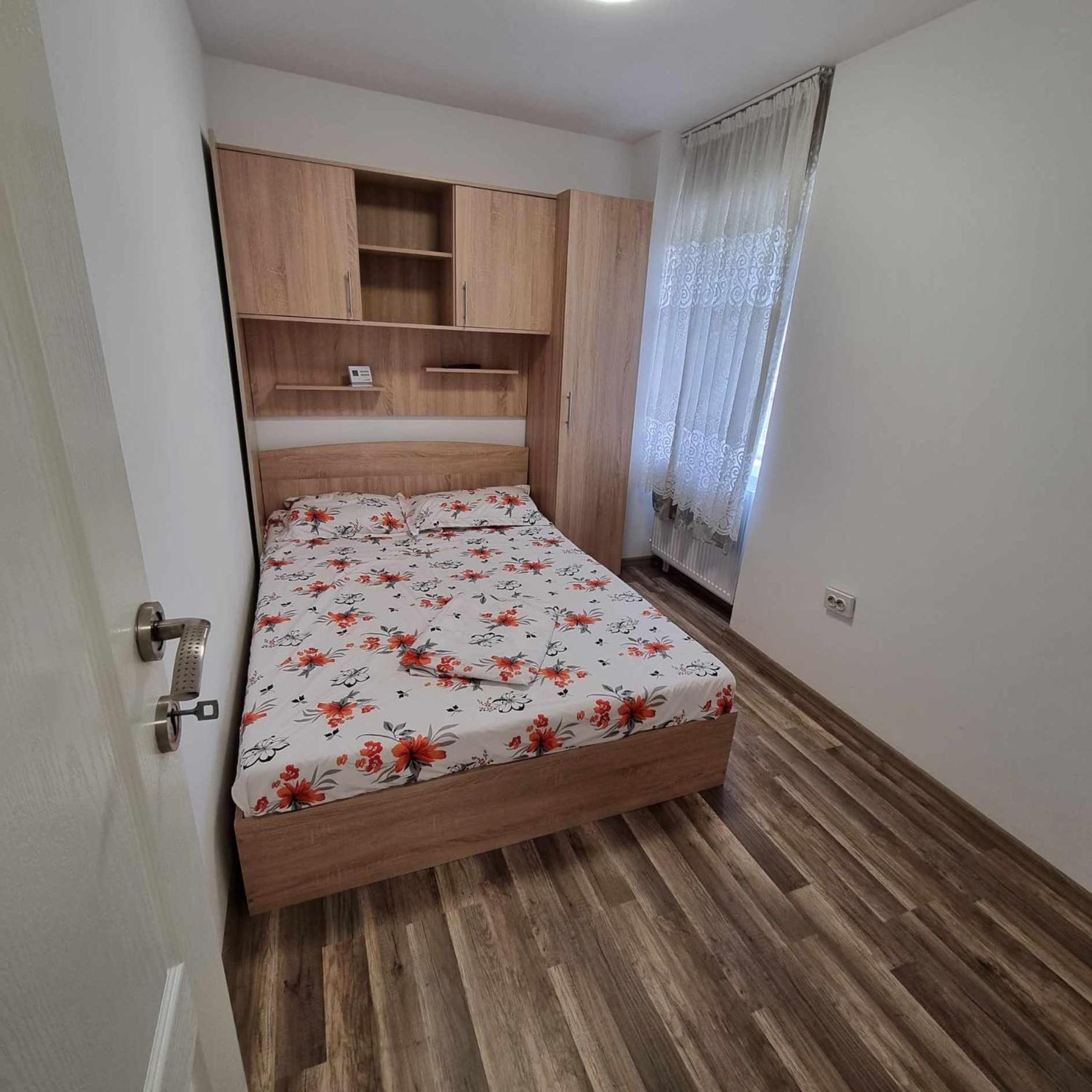 Apartament Cu 2 Dormitoare - Madalina Corabia Bagian luar foto